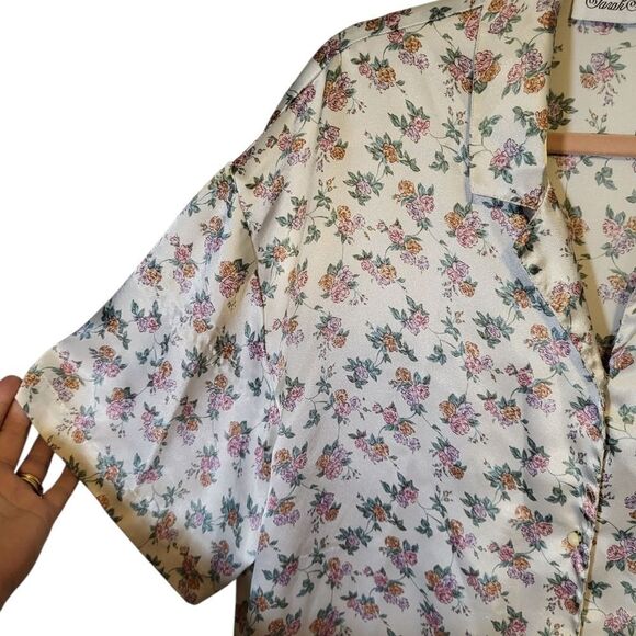 Sarah Spencer Vintage Silky White & Pink Dainty Floral Pajama Set, Size L - Picture 6 of 11